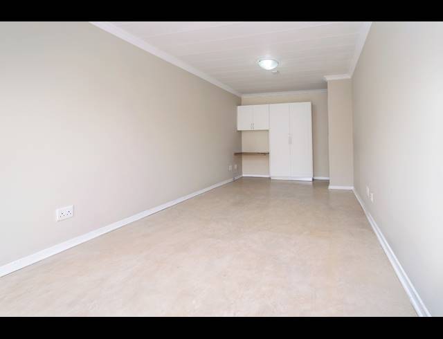 1 BEDROOM RETIREMENT UNIT FOR SALE IN BRYANSTON
